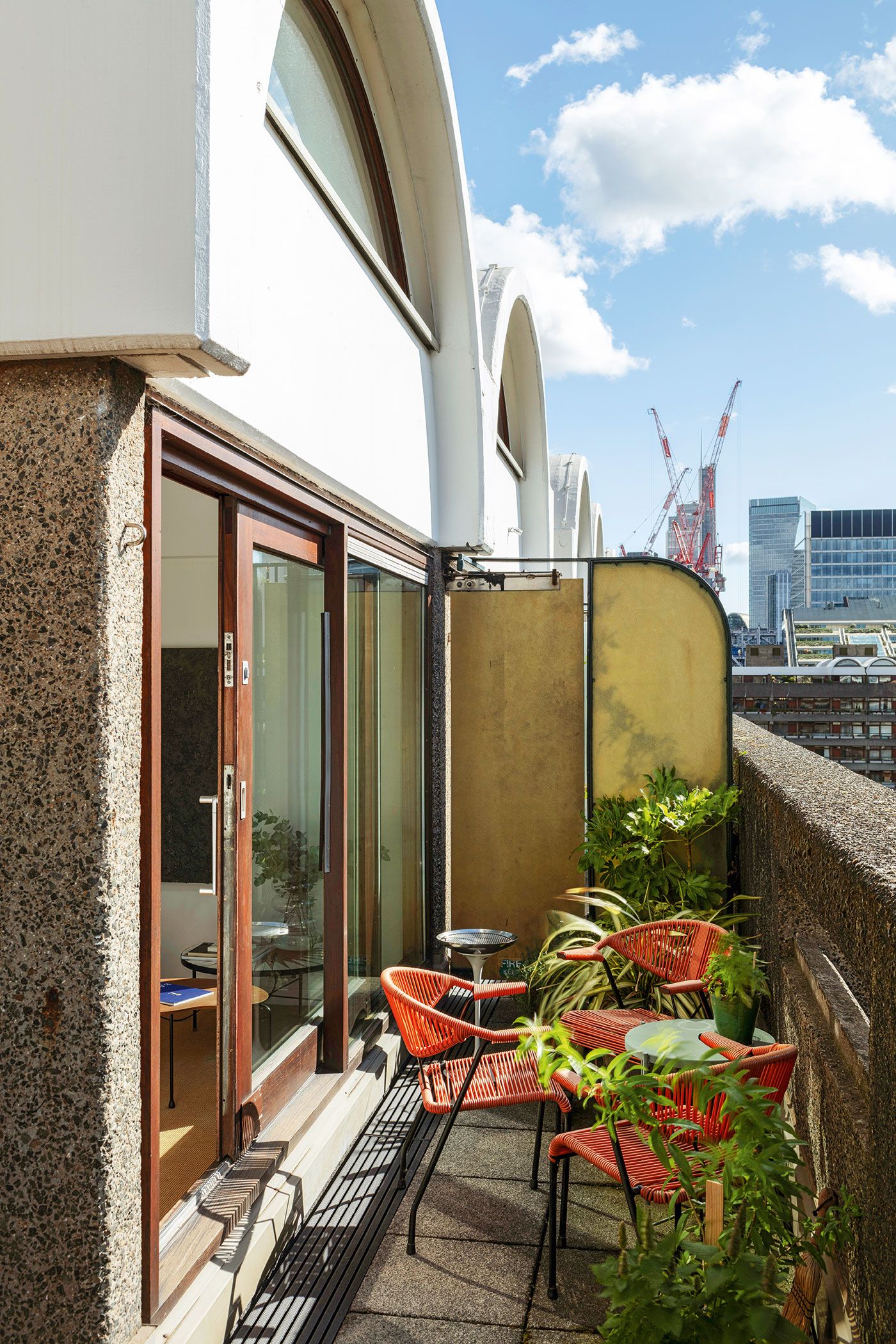 AD Interior Oskar Kohnen London Penthouse Brutalismus Dachterrasse Eero Saarinen