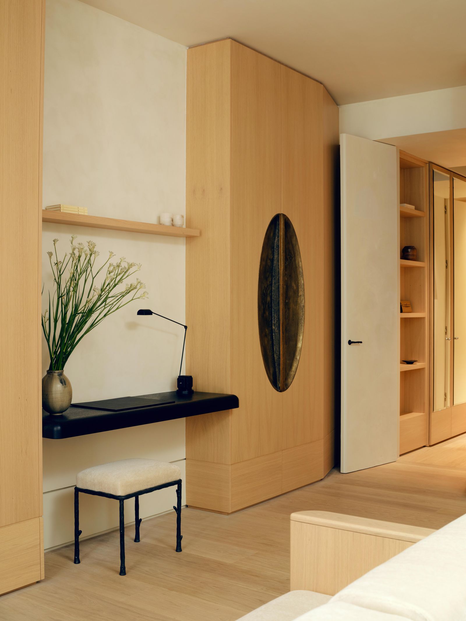 Renovierung in Paris kleine Büroecke im Wohnbereich