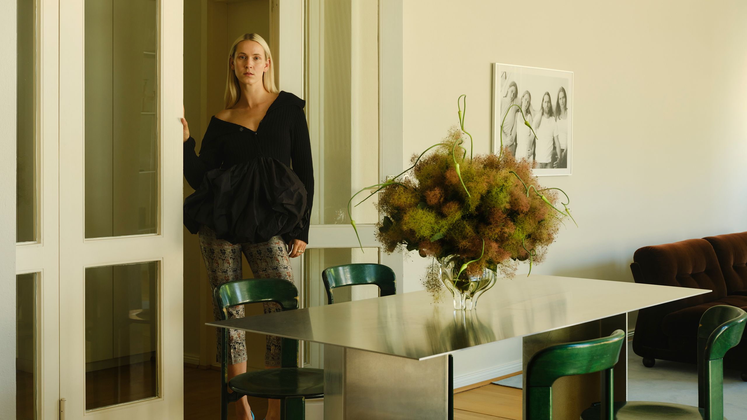 Eine Berliner Wohnung voll Kontraste So lebt die Floral Designerin Lilo Klinkenberg mit VintageMöbeln und Farbe