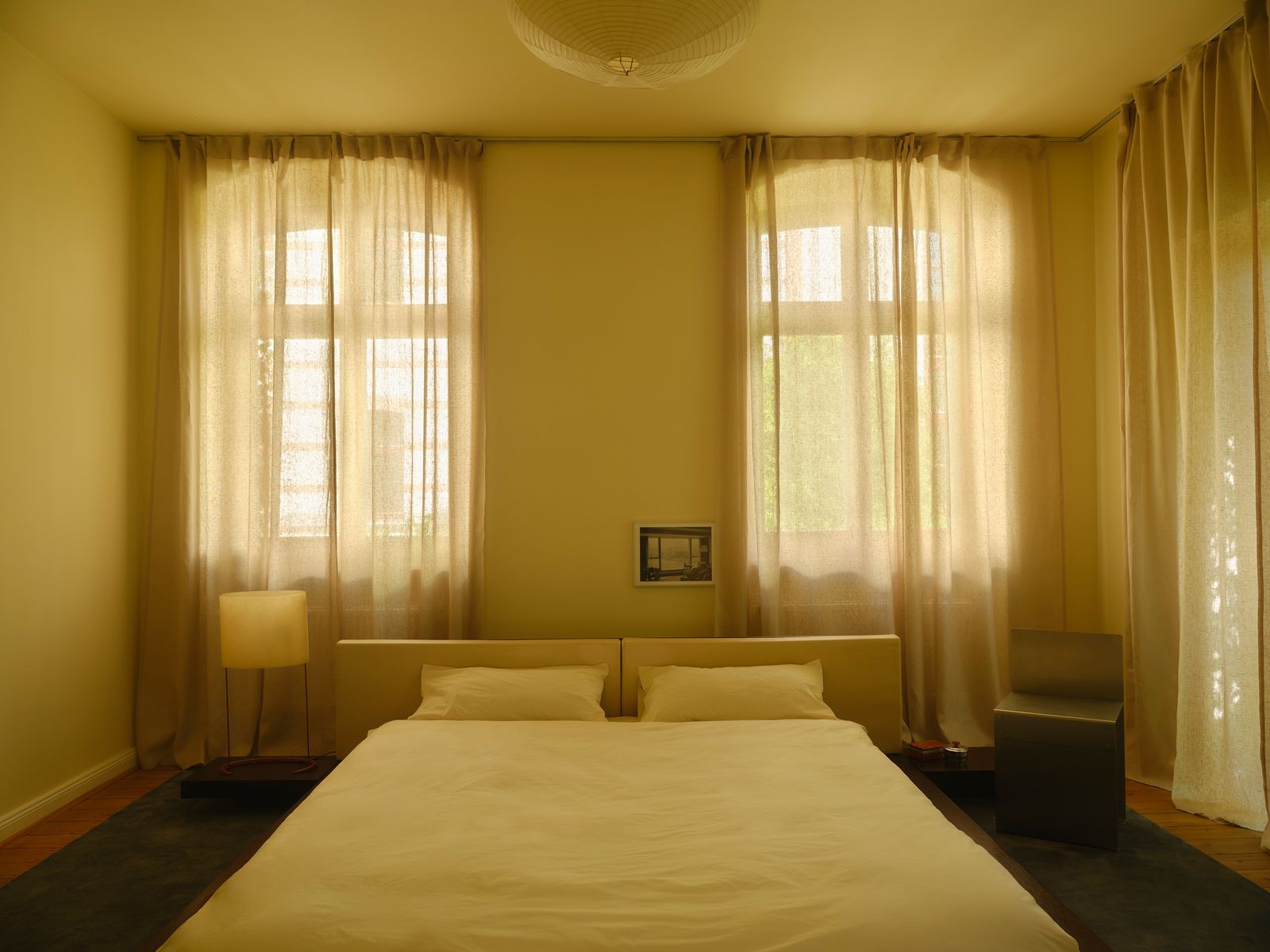 Schlafzimmer mit Doppelbett