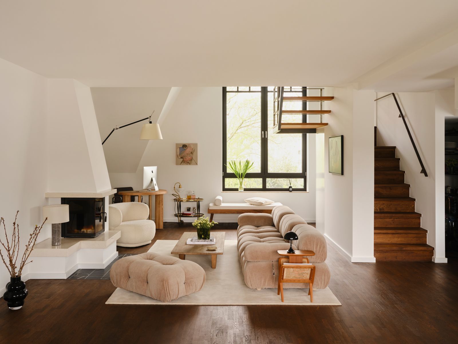 Wohnzimmer mit Blick nach draußen