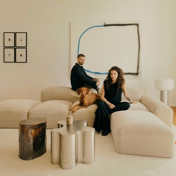 „Einrichten ist eine Entwicklung“: So behutsam gestalteten David Kosock und Gisa Golpira ihre Altbauwohnung in Berlin