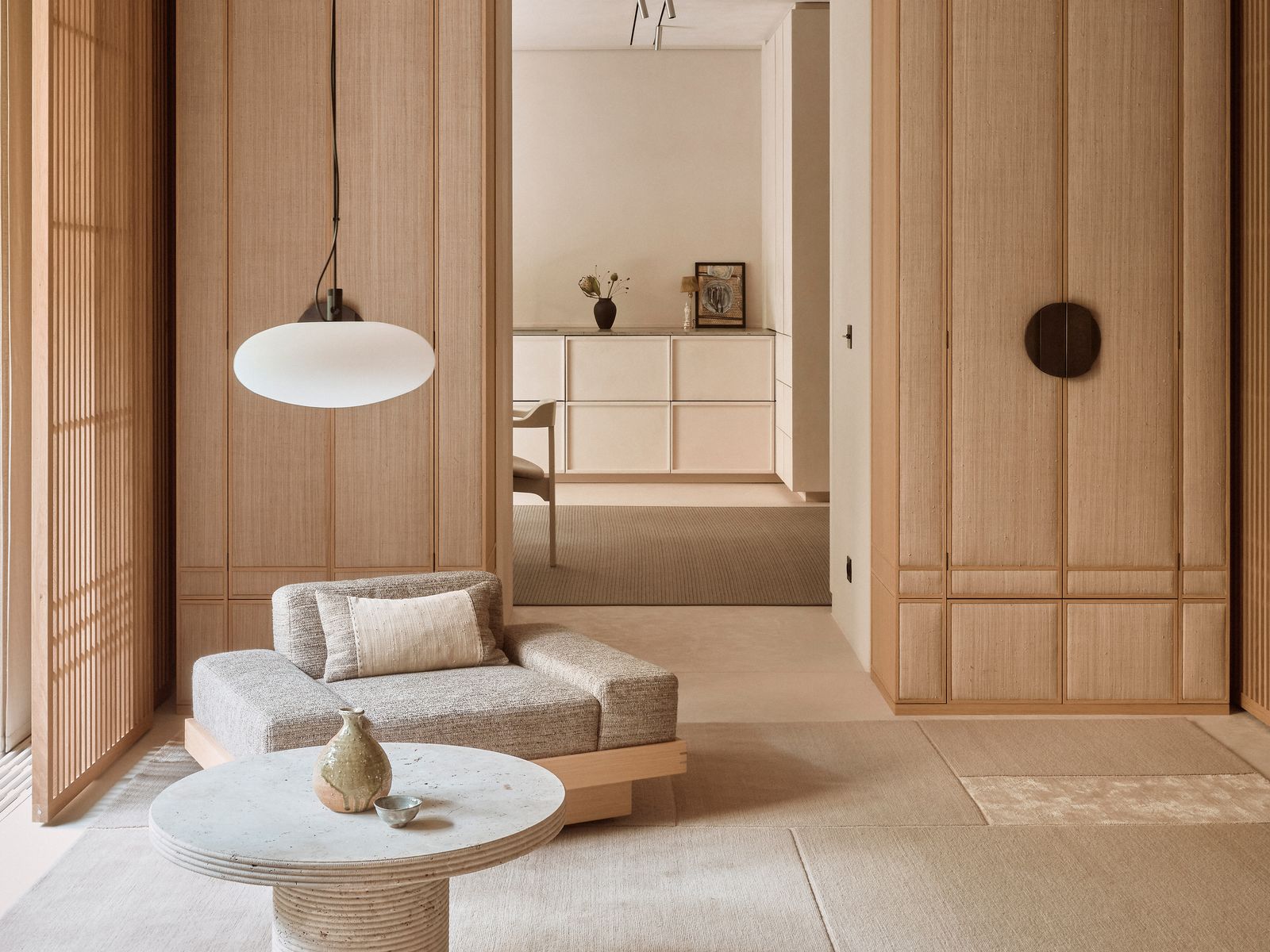 Ein Interior im japanischen Stil mitten in München: So schuf Seven Elohim ein lichtdurchflutetes Zuhause für eine Familie