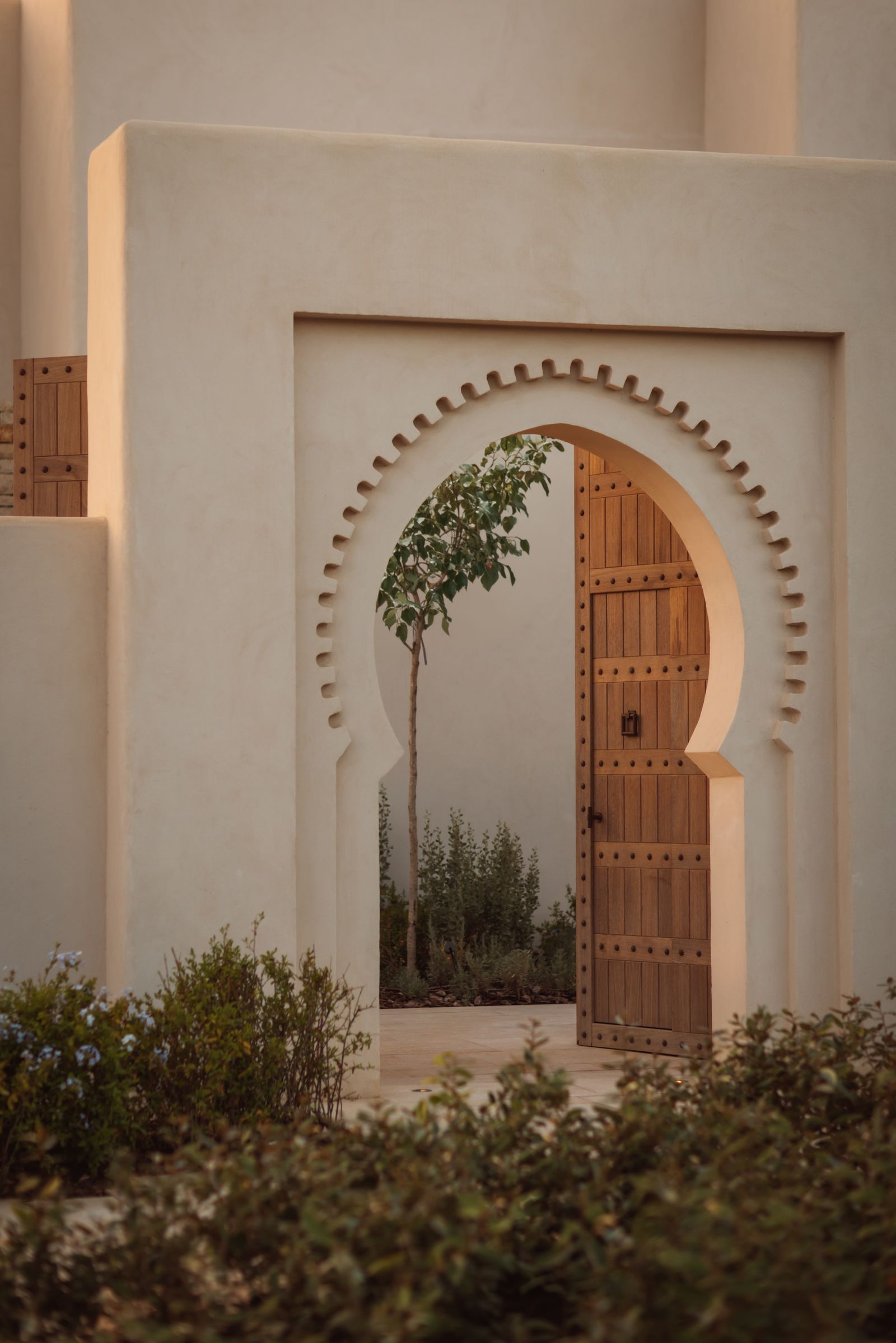 Entworfen wurde das Hotel in Tamuda Bay vom spanischen Büro GCA Architects.