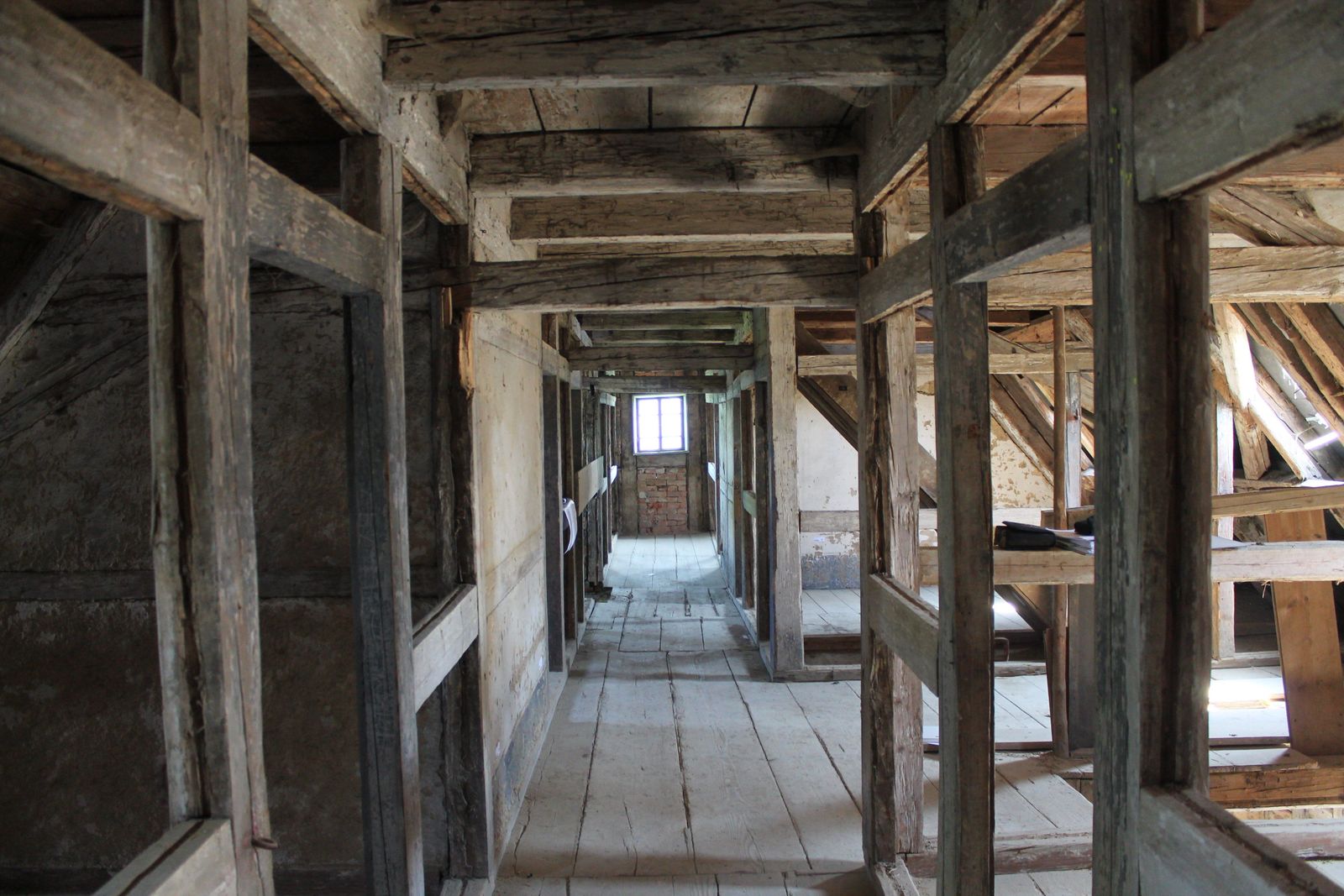 Eine Freude nicht nur für Zimmerleute Der historische Dachstuhl des Faktorenhauses.