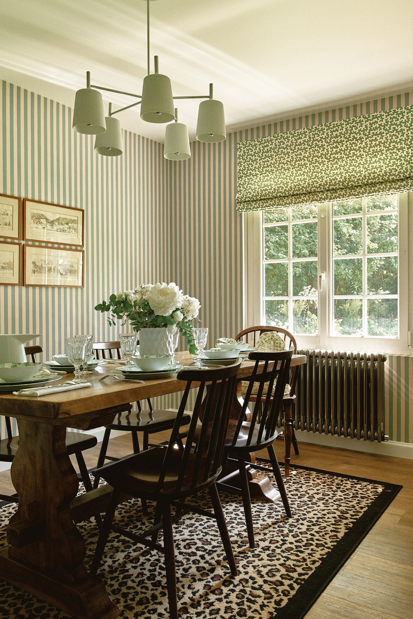 Reetdachhaus Cottage Normandie Renovierung Esszimmer