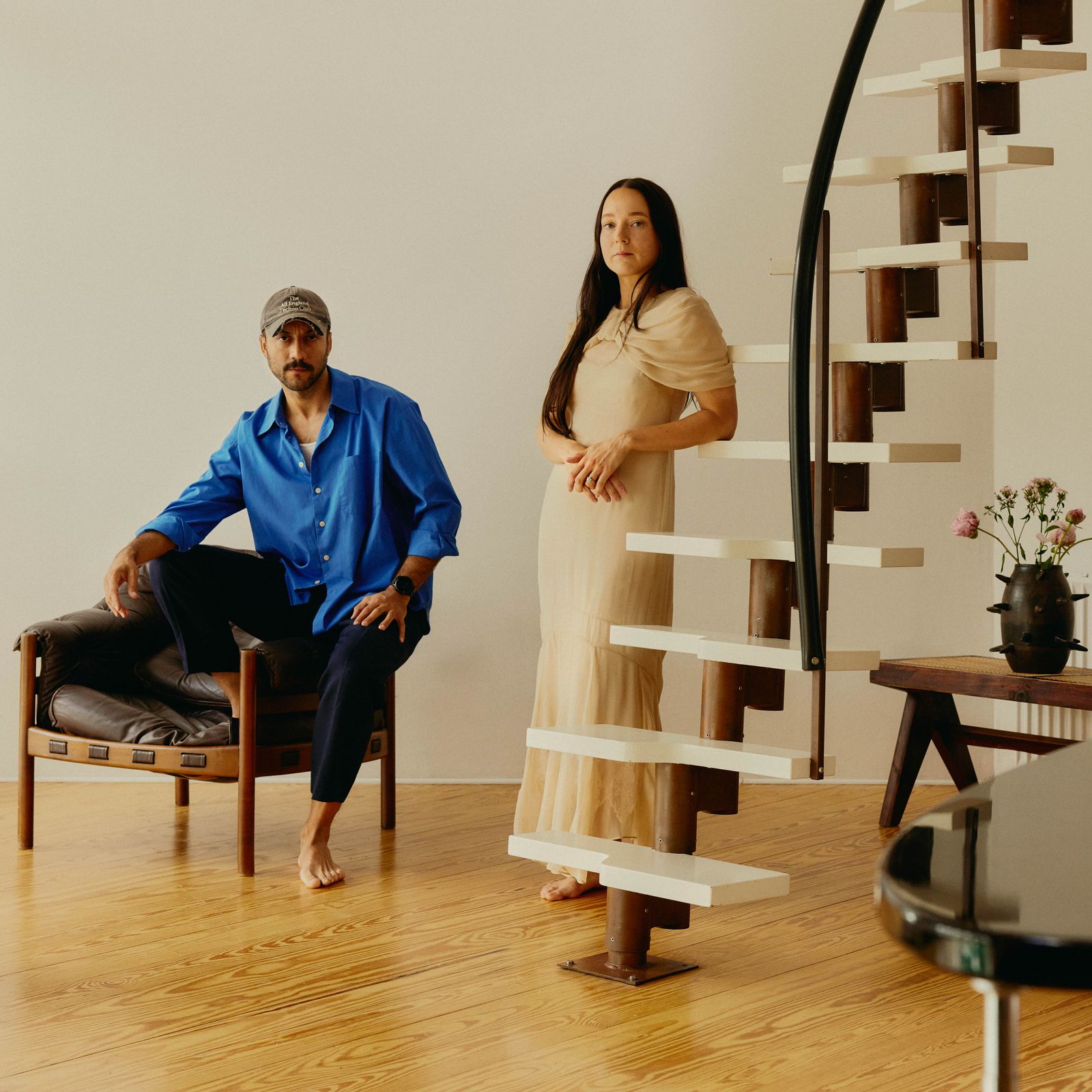 Über den seltenen Glücksfall erhalten gebliebener Originaleinbauten: So wohnen Yasin Müjdeci und Laura Linauskaite in Berlin