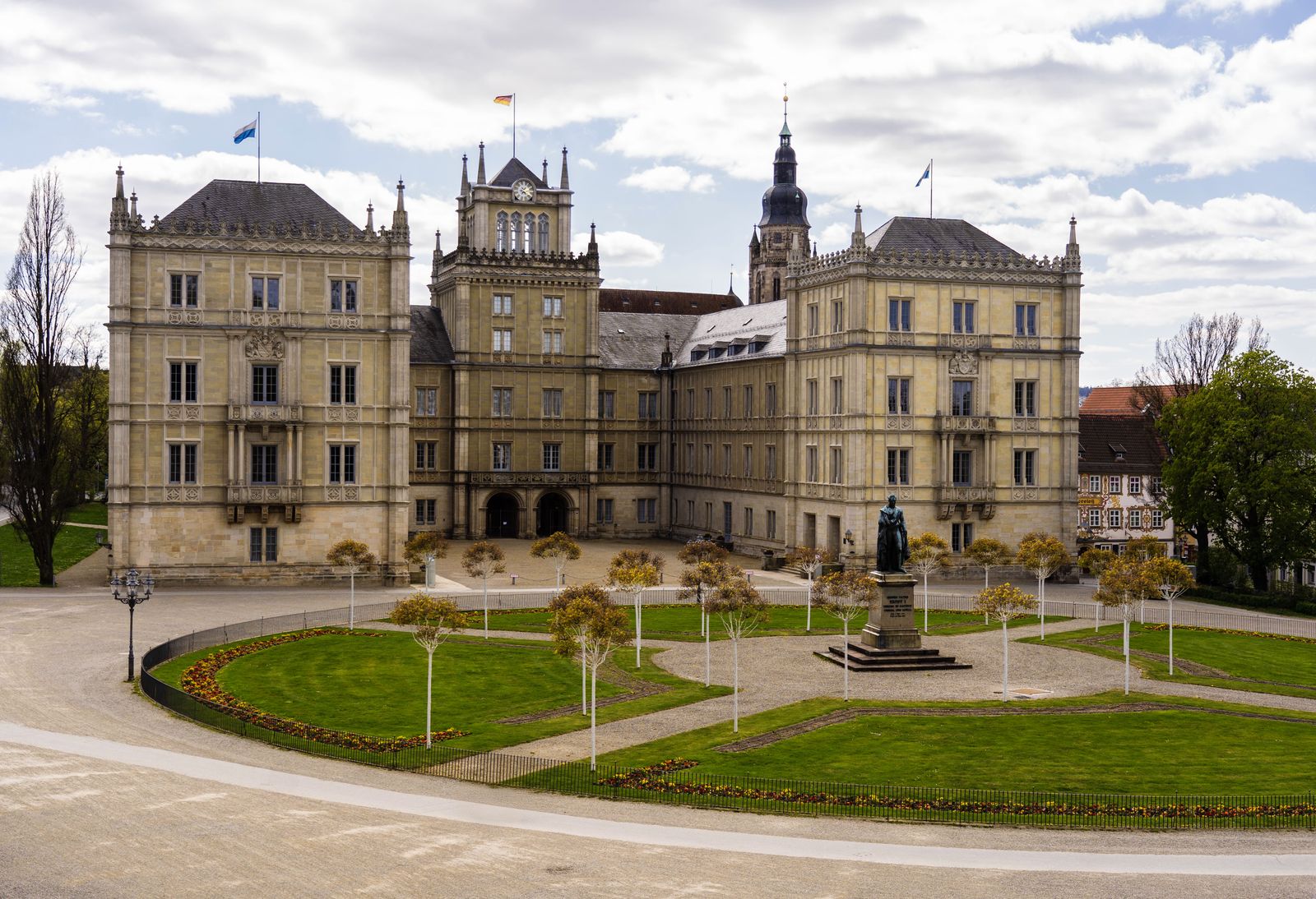 Schloss Ehrenburg in Coburg fertig gestellt 1810. Ein frühes Beispiel der Neogotik das beweist wie nahe Schinkel am Puls...