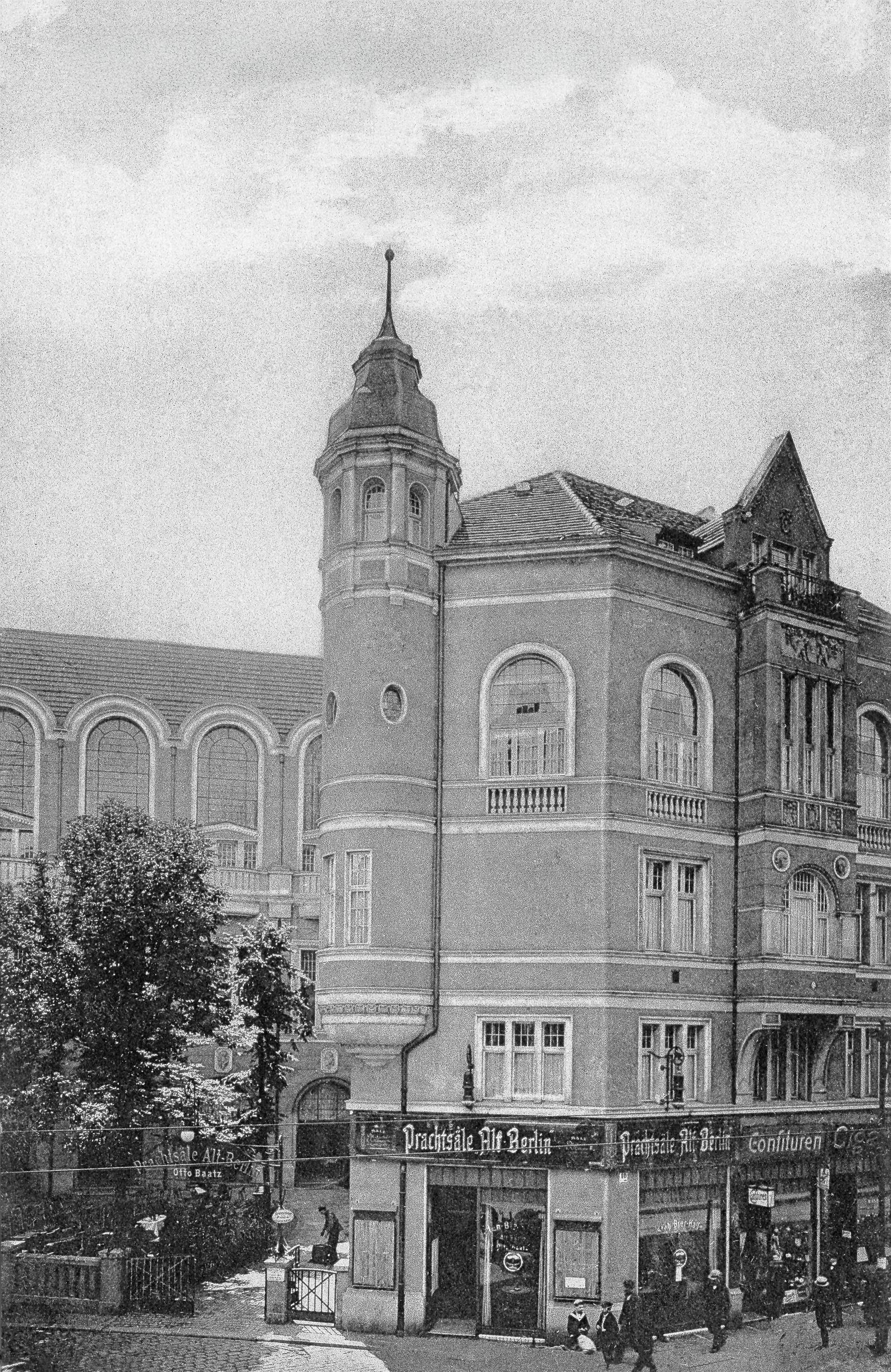 Mit dem Gewinn eines Architekturwettbewerbs für den Saalbau Blumenstrasse 10 Berlin läutete Emilie Winkelmann ihre...