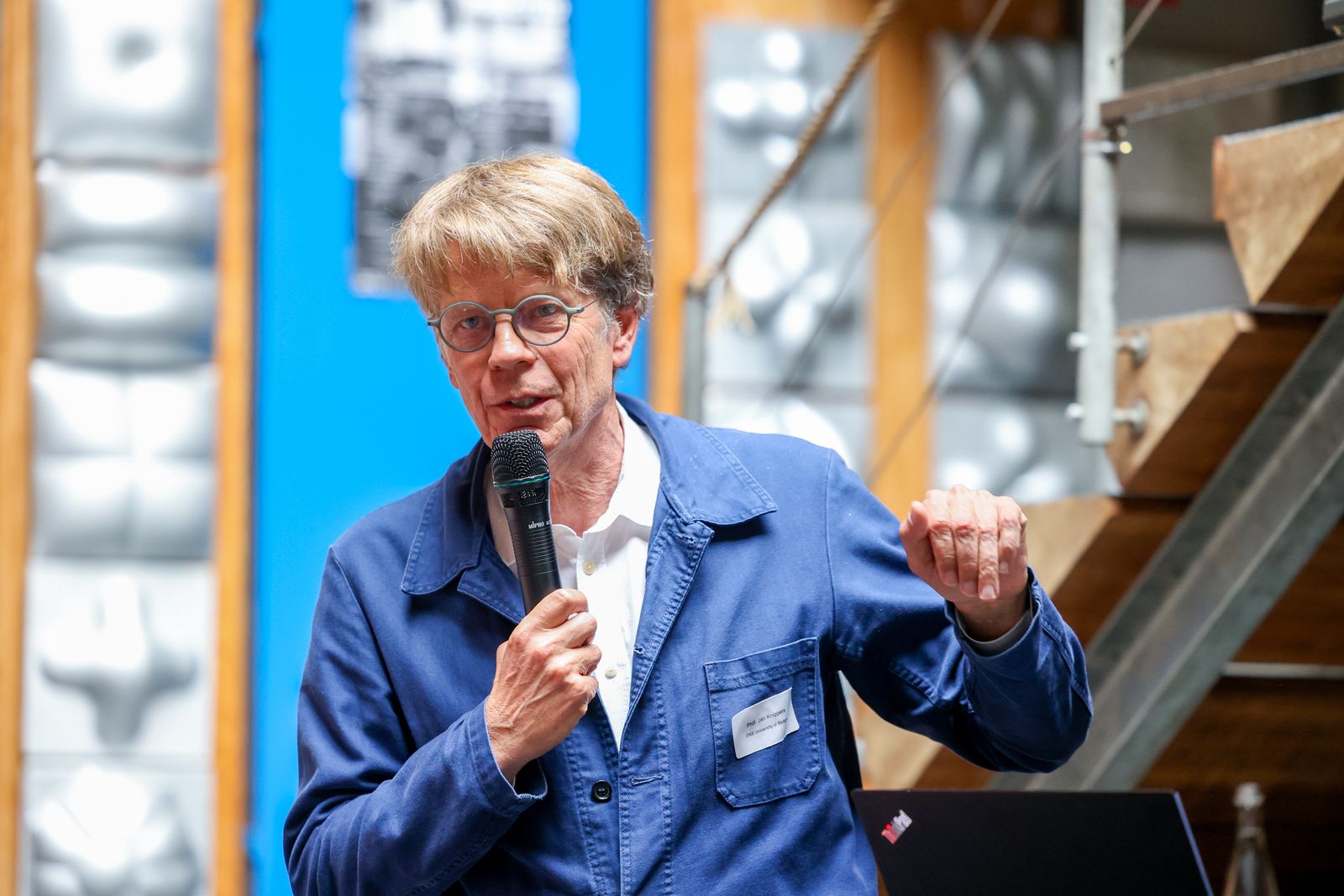 Im Blaumann in Höchstform Professor Jan Knippers auf dem Symposium Frei Otto der Uni Stuttgart ILEK .