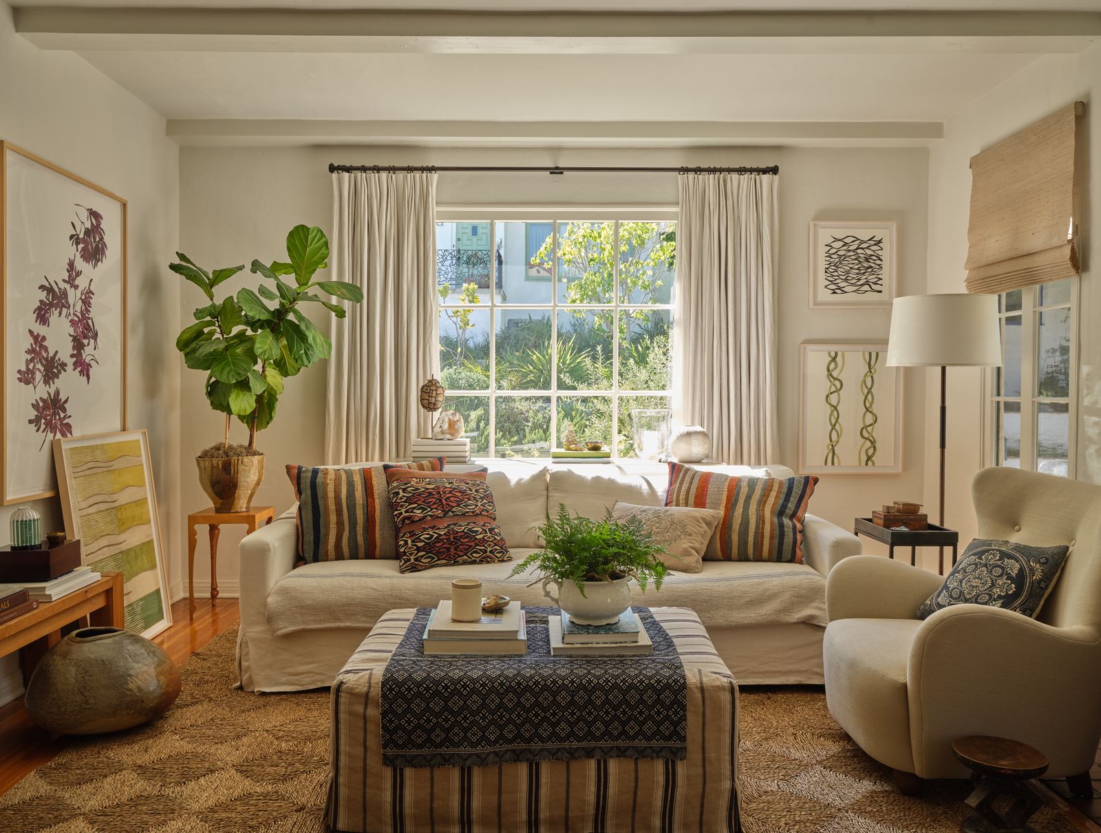 Jennifer Miller Zuhause in L.A. Wohnzimmer helles Interieur Sofa