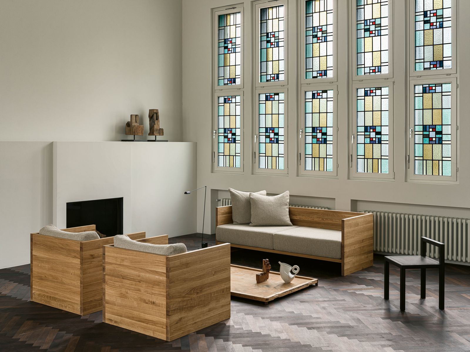 Eine Kirche wird zu einem stylischen Wohnhaus: Wie man sakrale Originaldetails mit Designs aus dem Heute verzahnt