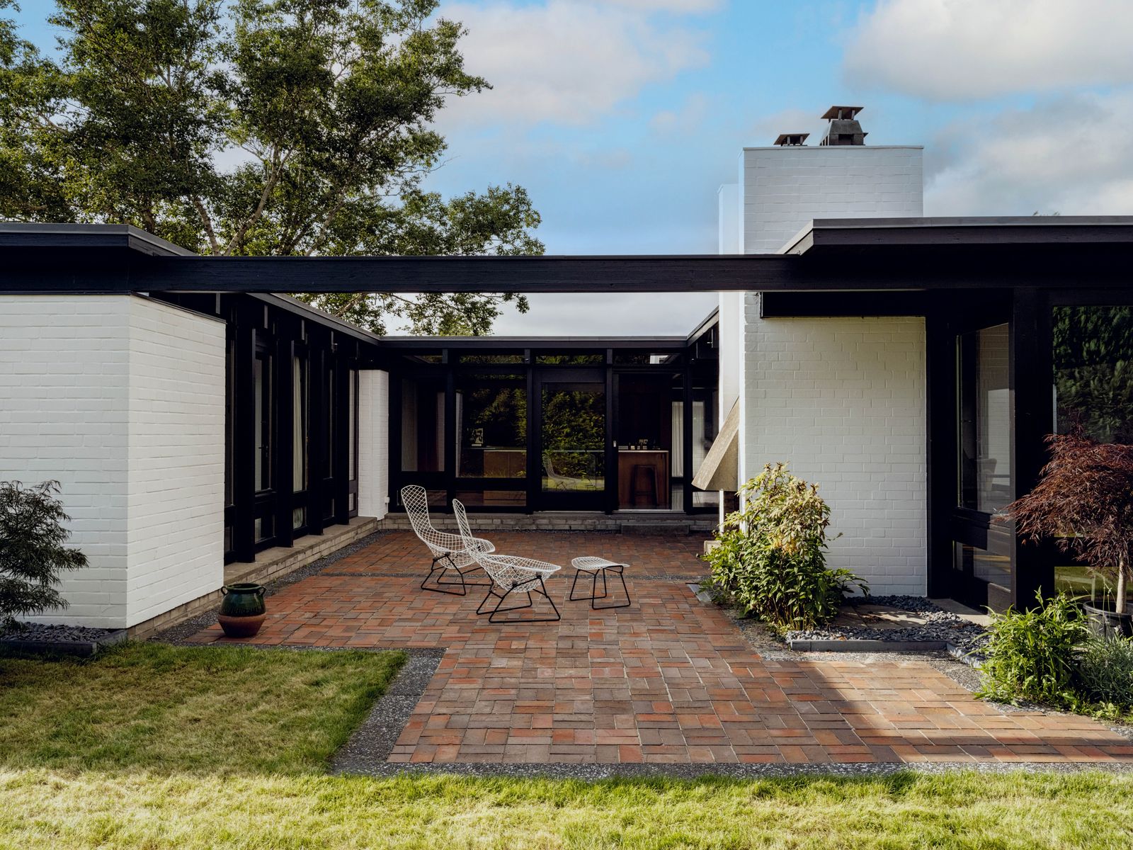 All the leaves are … green Am Hamburger Stadtrand fand die junge Familie ihren TraumBungalow ein Architektenhaus mit...