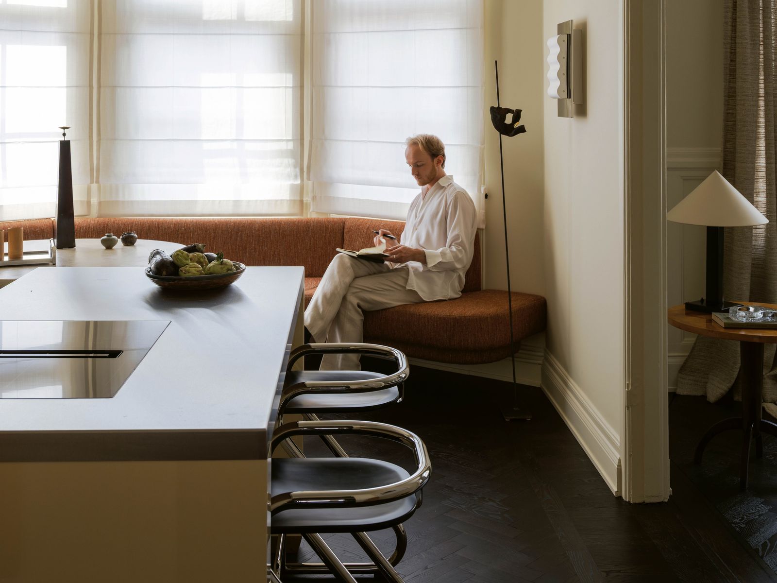 Altbauwohnung in Stockholm: Mit Vintage-Möbeln und modernen Einbauten ließ ein junger Architekt seinen Traum wahr werden