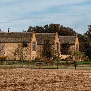 Die Beckhams: Dieses imposante 12-Millionen-Euro-Anwesen in Südengland gehört zum Immobilienportfolio der Familie