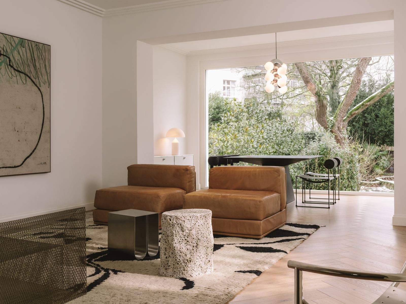 So verwandelt Studio Vaust einen Altbau in Düsseldorf in ein lichtdurchflutetes Apartment mit Vintage-Highlights