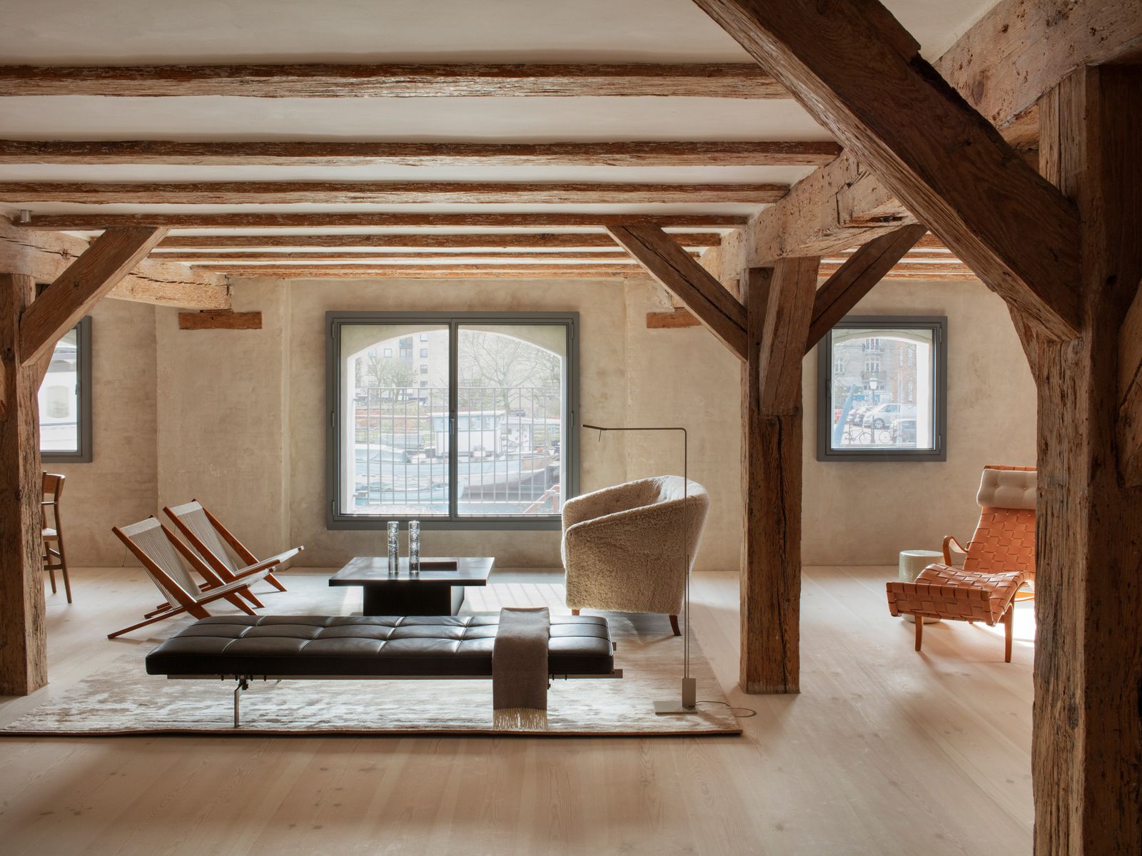 In Kopenhagen verwandelte David Thulstrup ein ehemaliges Lagerhaus in Lofts mit Patina